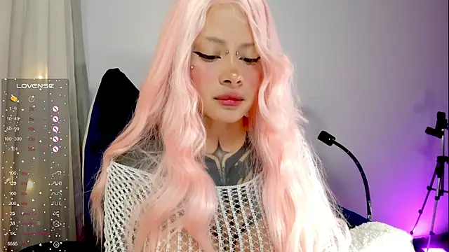 AlinaLukyanova online show from April 10, 2026, 4:28 am