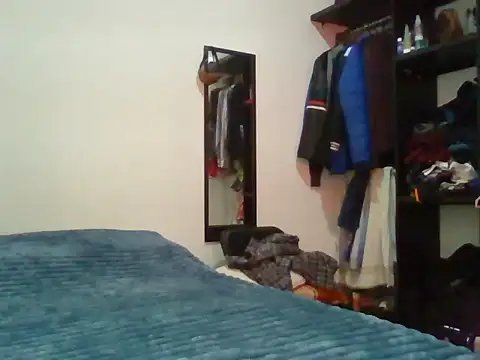 Barrx0018 online show from December 17, 2025, 5:41 pm