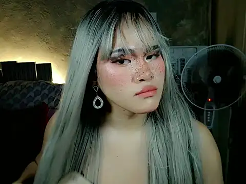 YllanaAltheaXxX online show from April 22, 2026, 4:52 pm