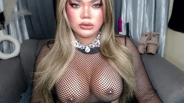 Snapshot of 10inchs_Maxie chatting on November 21, 2025, 6:45 am 10inchs Maxie online show from November 21, 2025, 6:45 am