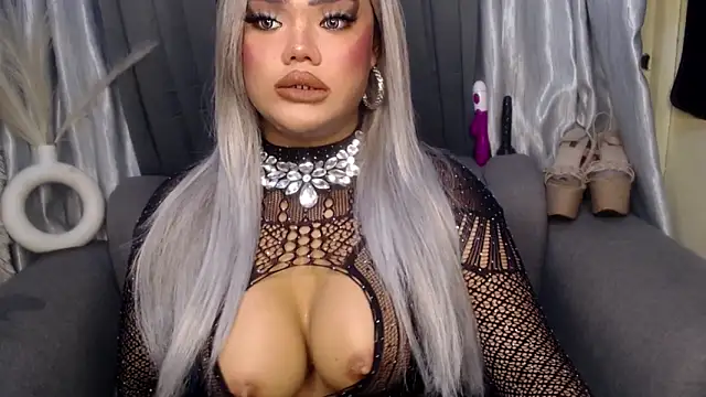 Snapshot of 10inchs_Maxie chatting on November 22, 2025, 3:55 pm 10inchs Maxie online show from November 22, 2025, 3:55 pm