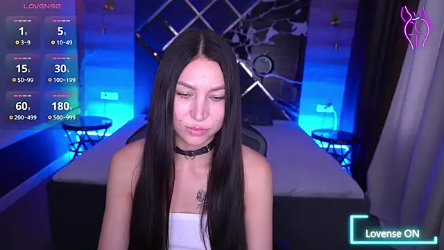 EliseVelour online show from November 11, 2025, 1:44 pm