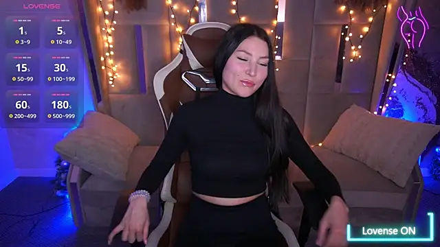 EliseVelour online show from February 14, 2026, 2:14 pm