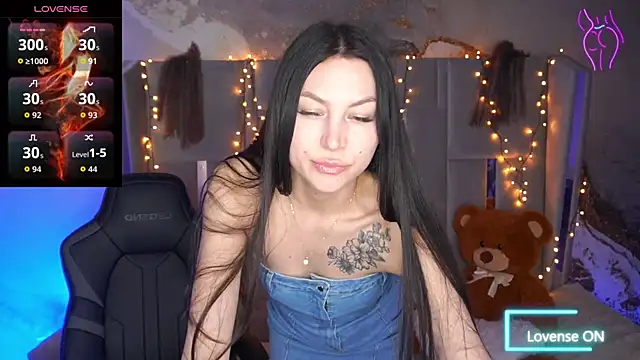 EliseVelour online show from March 24, 2026, 1:38 pm