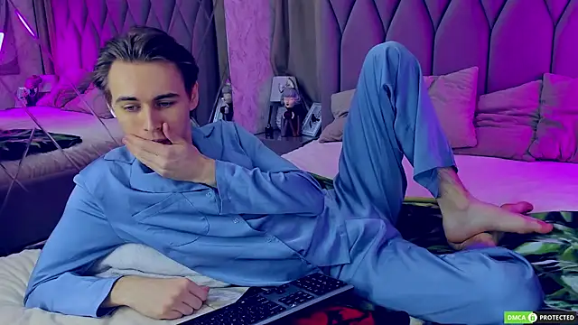 WilliamDyson online show from November 8, 2025, 3:07 am