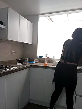 Fernandar2025 online show from December 17, 2025, 6:47 pm