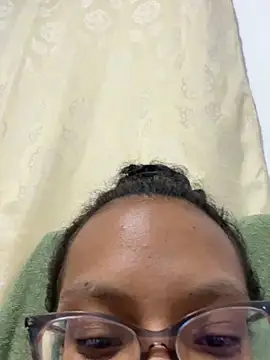 Valen1800 online show from September 24, 2025, 2:04 am