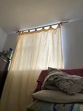 Valen1800 online show from November 13, 2025, 7:02 pm