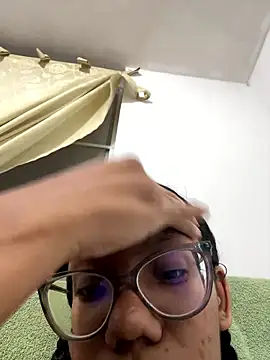 Valen1800 online show from January 8, 2026, 11:29 pm