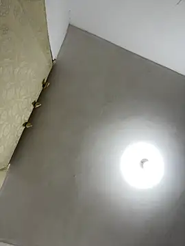 Valen1800 online show from April 20, 2026, 2:47 am