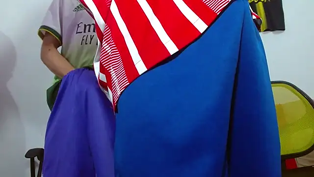 skinny23cm online show from February 25, 2026, 4:05 pm