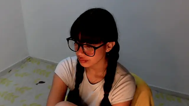 meganmiauu online show from June 6, 2026, 5:23 am