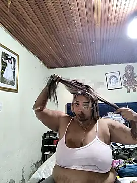 EmilyDuran  online show from December 17, 2025, 8:59 pm