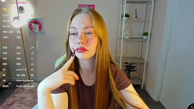 Snapshot of Roxy_Sunnny chatting on October 7, 2025, 9:28 am Roxy Sunnny online show from October 7, 2025, 9:28 am