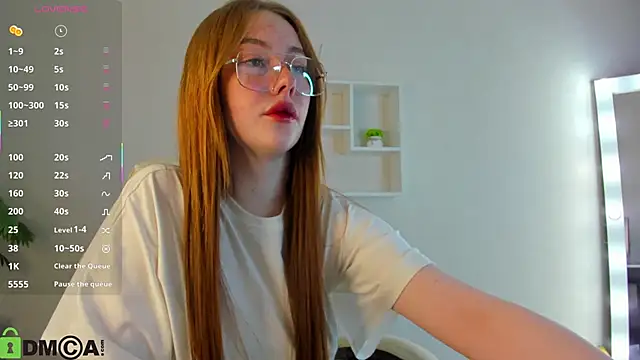 Snapshot of Roxy_Sunnny chatting on October 19, 2025, 9:21 am Roxy Sunnny online show from October 19, 2025, 9:21 am