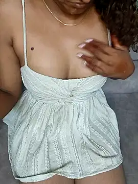 Snapshot of Tamilpallavi chatting on May 4, 2026, 12:28 am Tamilpallavi online show from May 4, 2026, 12:28 am