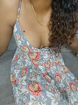 Snapshot of Tamilpallavi chatting on May 28, 2026, 2:20 am Tamilpallavi online show from May 28, 2026, 2:20 am