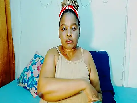 Love-Racheal75 online show from November 26, 2025, 3:18 am