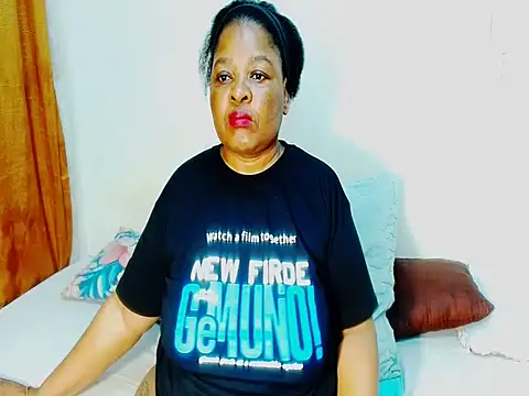 Snapshot of Love-Racheal75 chatting on July 17, 2026, 11:20 pm Love-Racheal75 online show from July 17, 2026, 11:20 pm