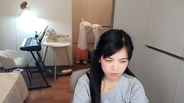 XiaoAnQi online show from November 17, 2025, 12:22 pm