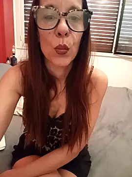 Esmeralda passion online show from October 21, 2025, 11:33 am
