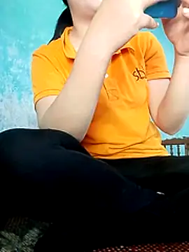 linhbe96xxx online show from November 29, 2025, 4:37 am