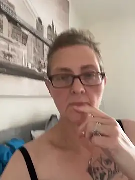 Curvy-Jinx online show from October 13, 2025, 8:03 am