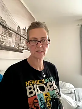 Curvy-Jinx online show from October 14, 2025, 7:42 am