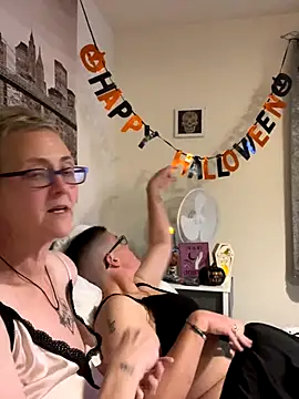 Curvy-Jinx online show from October 30, 2025, 8:31 pm