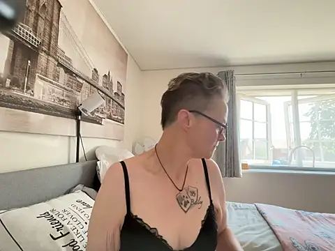 Curvy-Jinx online show from July 12, 2026, 8:38 am
