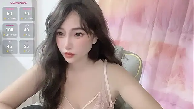 Crush-7ii online show from September 14, 2025, 1:43 pm