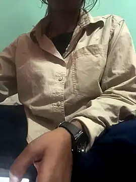 Snapshot of sakshi5533 chatting on December 20, 2025, 5:42 pm sakshi5533 online show from December 20, 2025, 5:42 pm