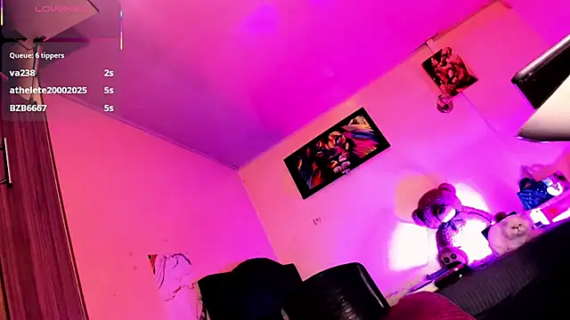 Rossedewitt  online show from April 13, 2026, 7:08 pm