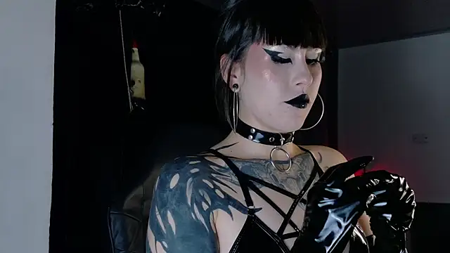 Angelabl0odborne online show from October 26, 2025, 10:15 pm