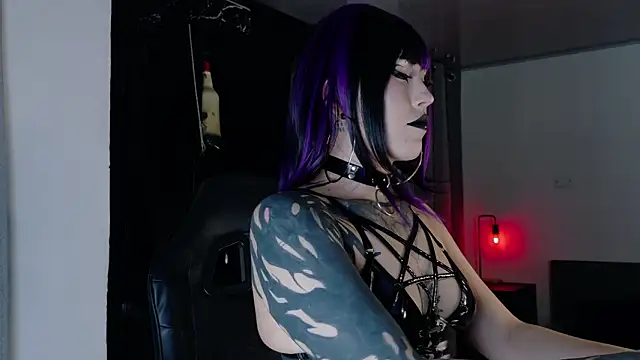 Angelabl0odborne online show from February 2, 2026, 11:25 pm