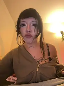 Snapshot of Kitty_yukimura chatting on May 8, 2026, 12:16 am Kitty yukimura online show from May 8, 2026, 12:16 am