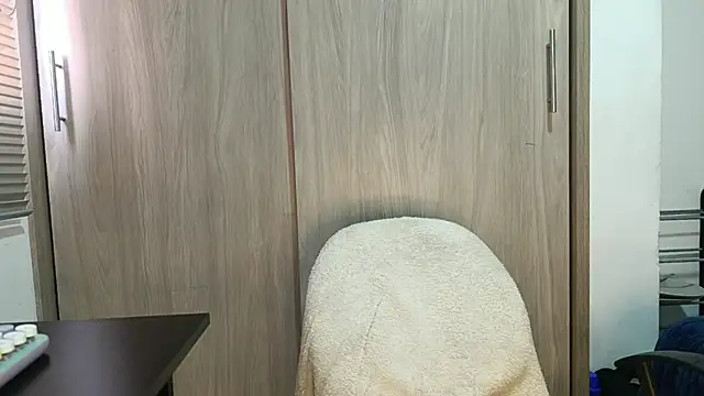 pecsblack888 online show from April 18, 2026, 7:58 pm