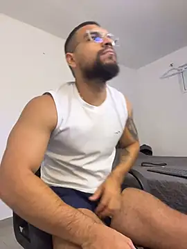 Snapshot of vincentjaxon chatting on October 26, 2025, 11:16 am vincentjaxon online show from October 26, 2025, 11:16 am