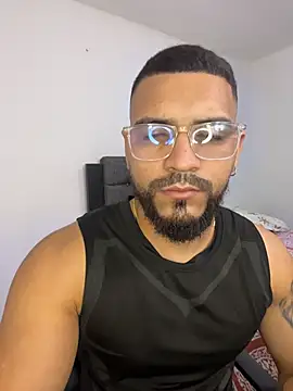 Snapshot of vincentjaxon chatting on November 8, 2025, 12:27 pm vincentjaxon online show from November 8, 2025, 12:27 pm