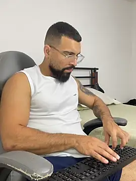 vincentjaxon online show from March 6, 2026, 5:42 pm