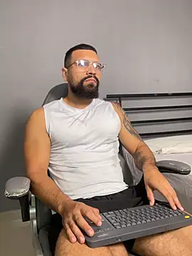 vincentjaxon online show from March 25, 2026, 12:11 pm