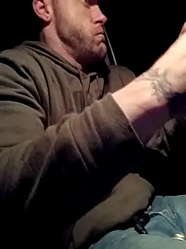 Luv2SuckBWC92 online show from December 18, 2025, 12:49 am