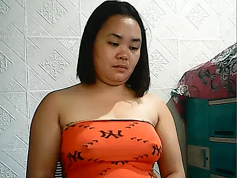 CreamyPussy4uxx online show from February 19, 2026, 3:46 am