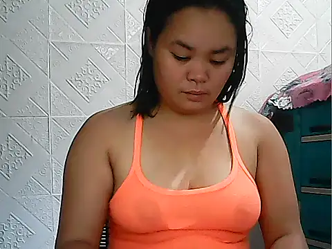 Snapshot of CreamyPussy4uxx chatting on May 1, 2026, 1:10 am CreamyPussy4uxx online show from May 1, 2026, 1:10 am