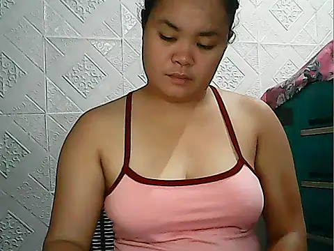 Snapshot of CreamyPussy4uxx chatting on May 5, 2026, 2:03 pm CreamyPussy4uxx online show from May 5, 2026, 2:03 pm