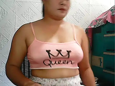 Snapshot of CreamyPussy4uxx chatting on May 22, 2026, 2:30 am CreamyPussy4uxx online show from May 22, 2026, 2:30 am