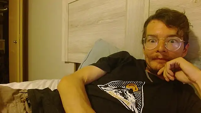 Snapshot of Hungboxer69 chatting on September 12, 2025, 1:49 am Hungboxer69 online show from September 12, 2025, 1:49 am