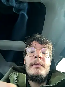 Snapshot of Hungboxer69 chatting on October 13, 2025, 12:32 am Hungboxer69 online show from October 13, 2025, 12:32 am