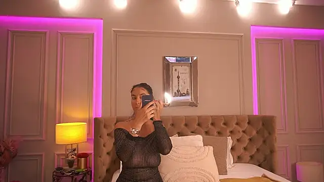 FrancescaDante online show from June 27, 2026, 5:56 am