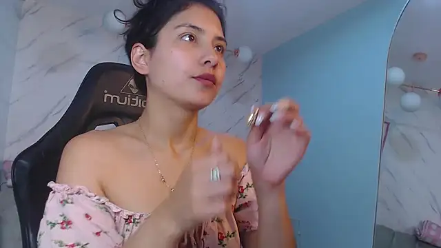 victoria hernandez t  online show from June 3, 2026, 2:33 pm